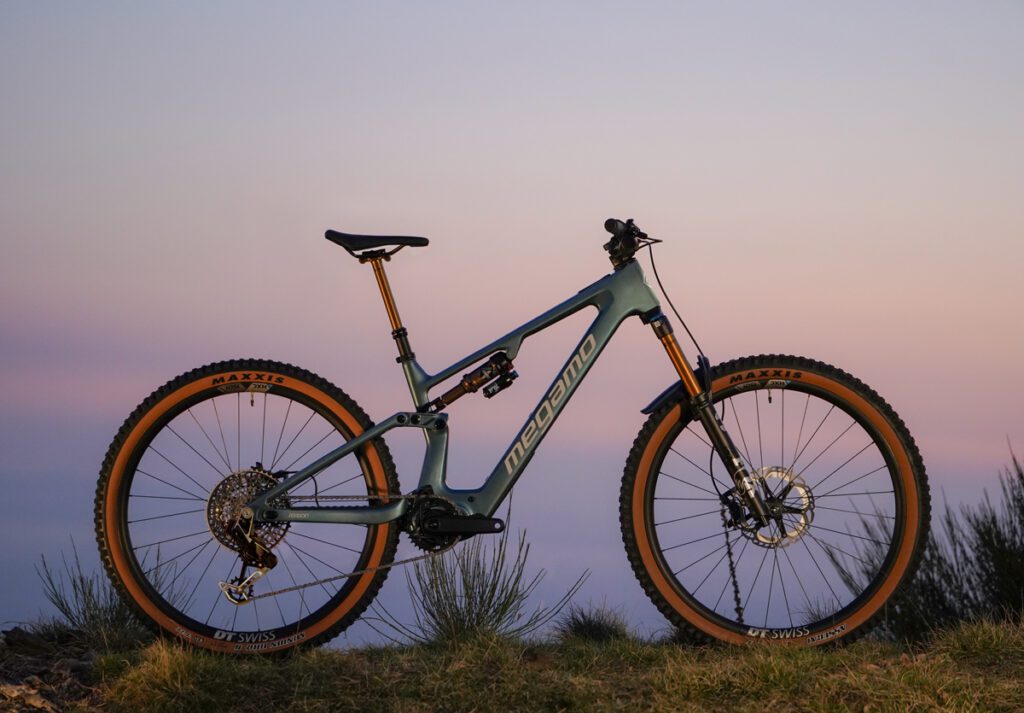 Scopri la Nuova Megamo Reason: L'e-MTB Full Suspension che Trovi da LCEbike